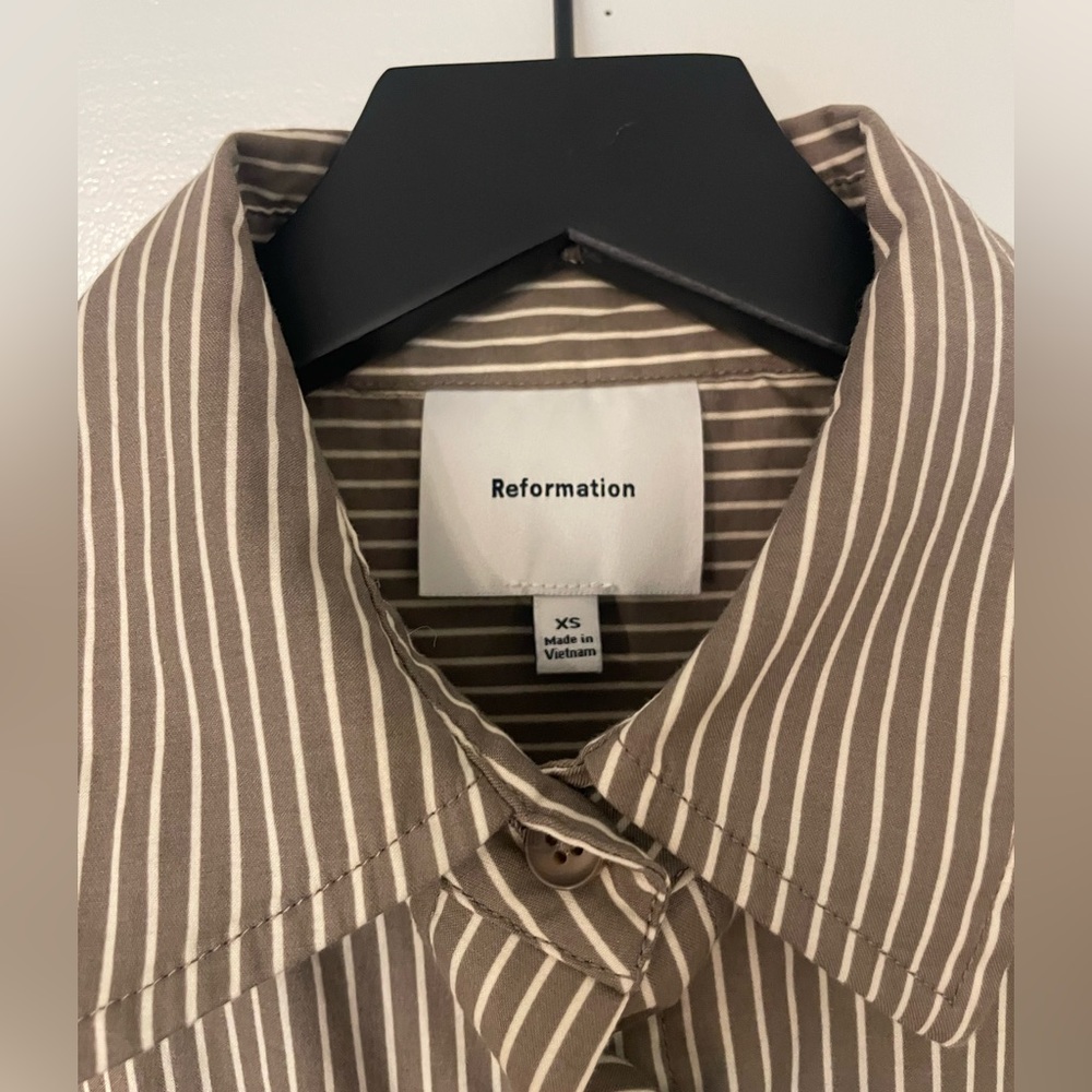 Reformation Andy Oversized Shirt in taupe stripe - Picture 7 of 8